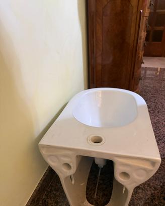 Bidet sospeso