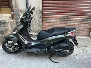 Piaggo Beverly 350 sport