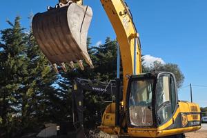 ESCAVATORE JCB JS220