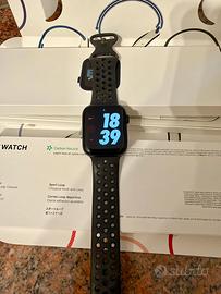 Apple Watch SE 2ª generazione 44 mm