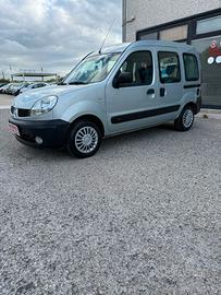 Renault Kangoo BENZINA /METANO - NEOPATENTATI