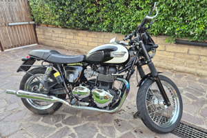 Triumph bonneville t100