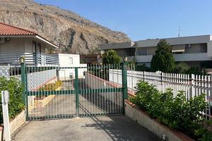 Via Da VinciC./Levi CASA RIPOSO mq770 con giardino