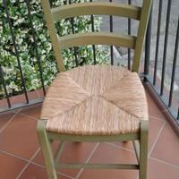6 sedie e 1 sgabello in legno