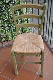 6 sedie e 1 sgabello in legno