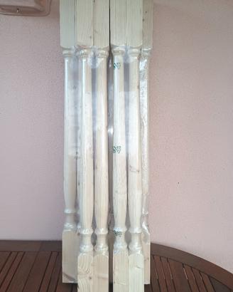 Colonnine in legno tornite