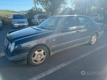 Mercedes classe e 200