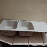 Lavello da cucina con 2 vasche e gocciolatoio