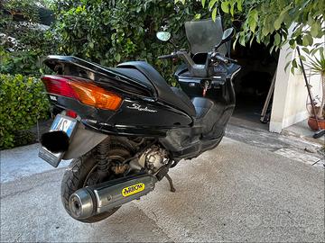 Scooter Skline 250 tenuto da amatore