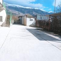 Ampio locale commerciale