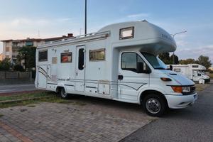Camper EVM Monoscocca Vetroresina 8m - patente C