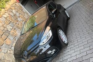 Clio 4 rs trophy