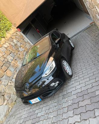 Clio 4 rs trophy