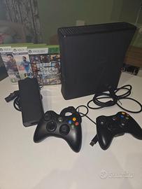 Xbox 360 Slim 250GB + 1 joystick + 3 giochi (GTA5)