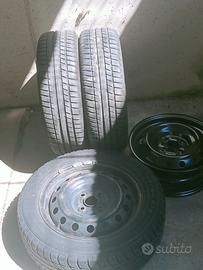 cerchi e gomme per Toyota Yaris seconda serie.