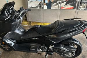Yamaha tmax sx