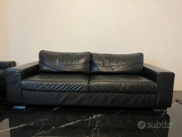 Divani neri in pelle