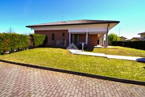VILLA SINGOLA A AGRATE BRIANZA