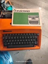 Macchina da scrivere Contessa De Luxe Triumph