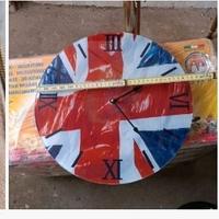 Due Orologi da parete a tema Londra