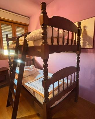 Camera da letto doppia in legno massiccio