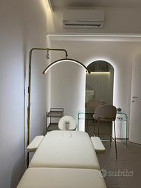 Cabina arredata per il settore beauty e a norma