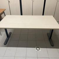 Scrivania per ufficio