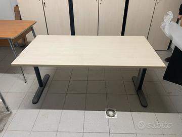 Scrivania per ufficio