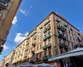 Via Ferrara, negozio