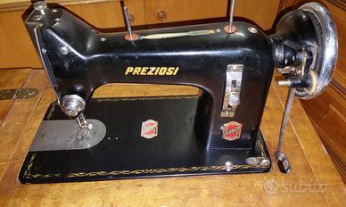 macchina da cucire vintage marca Preziosi a pedale