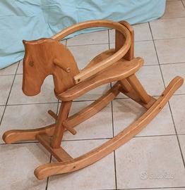 Cavallo a dondolo in legno massello 