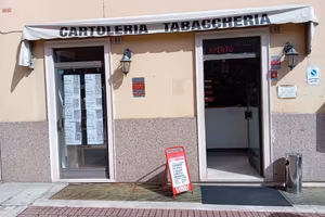 Tabaccheria con distributore H24 