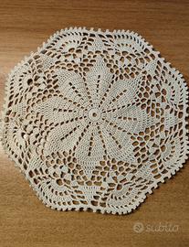 Centrino piccolo floreale uncinetto fatto a mano