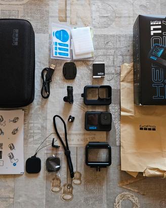 GoPro HERO11 Black + Accessori + Scatola