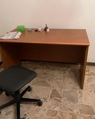 scrivania +sedia 