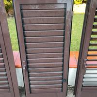 Persiana con stecca regolabile e zanzariera