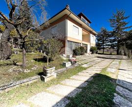 VILLA SINGOLA A L'AQUILA