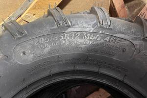 Gomme pneumatici nuovi  205/85r12 e 255/70r12