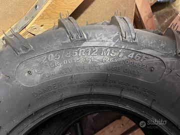 Gomme pneumatici nuovi  205/85r12 e 255/70r12