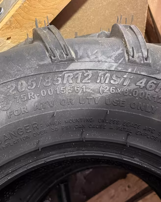 Gomme pneumatici nuovi  205/85r12 e 255/70r12