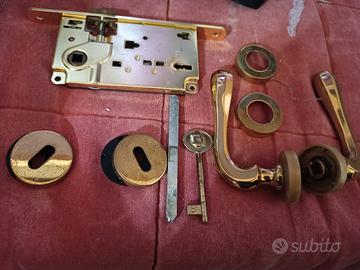 maniglie e serrature 