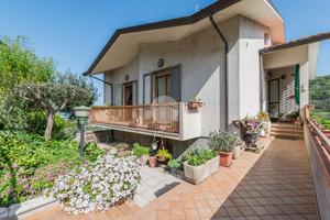 CASA INDIPENDENTE A MOMBAROCCIO
