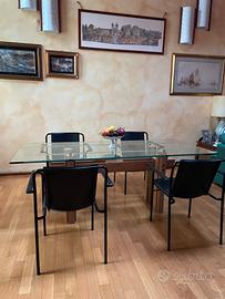 Tavolo di design legno e cristallo