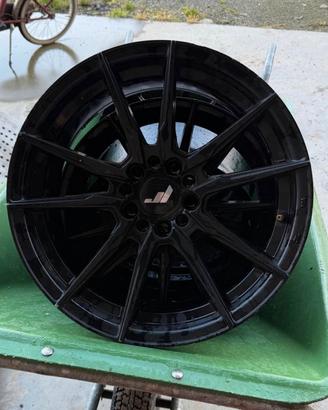 Setup completo 17” sportivo Japan Racing + gomme