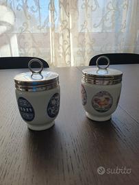 Lotto di 2 cuociuova in porcellana inglese.