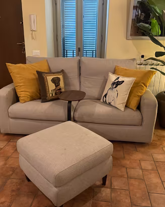 divano letto con pouf tortora chiaro in tessuto