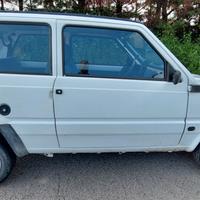 PANDA 900 BENZINA MODELLO YOUNG OMOLOGATA 5 POSTI 