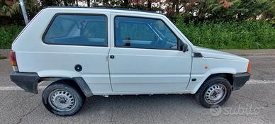 PANDA 900 BENZINA MODELLO YOUNG OMOLOGATA 5 POSTI 