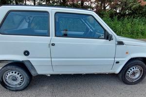 PANDA 900 BENZINA MODELLO YOUNG OMOLOGATA 5 POSTI 