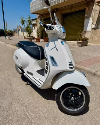 Vespa GTS 300 Super